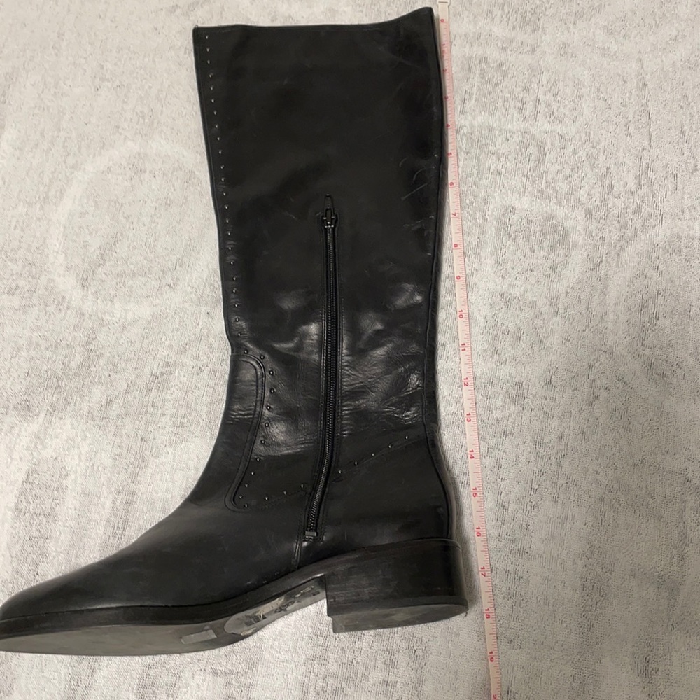 Boots - Picture 7 of 9